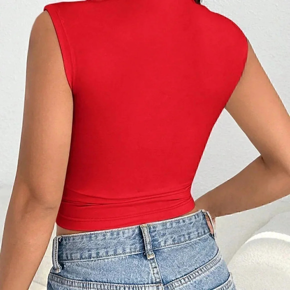 Red Casual Women's Solid Color Slim Fit Sleeveless Tank Top - Picture 3 of 5